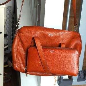 Fossil crossbody purse with matching wallet